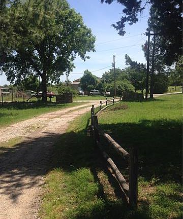 3rd image of 225 County Road 1874