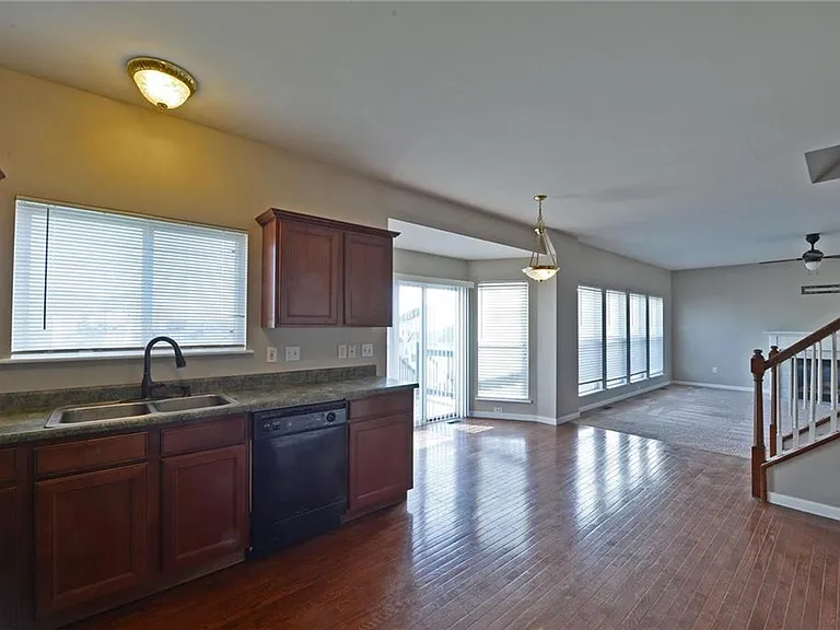 4644 Richmond Forest Dr — Photo 15