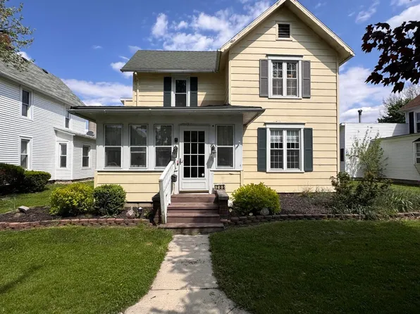 205 S Patterson St, Gibsonburg, OH 43431
