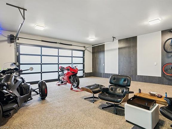 5th image of 137 New Lakeshore Rd