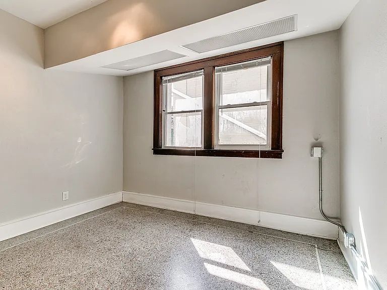Ingersoll Flats — Photo 21