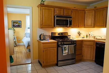 2nd image of 20 Hawthorne St #1