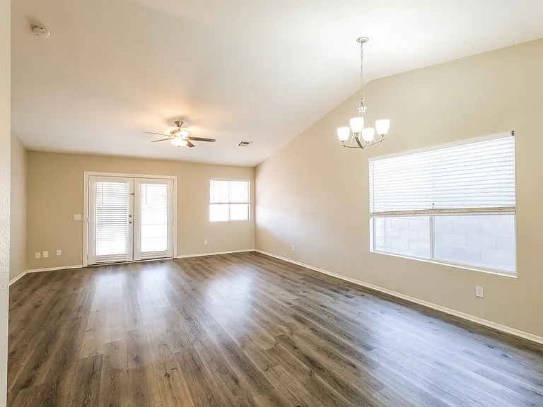 16183 W Buchanan St — Photo 6