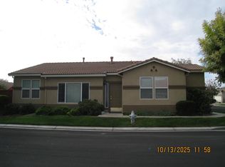 824 El Tesoro Ln, Los Banos, CA 93635