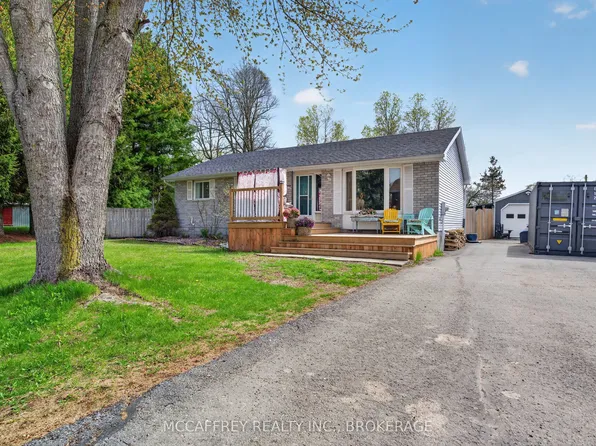 26 Dollar Cres, Greater Napanee, ON K7R 3K7