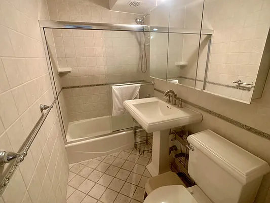 Rented by Highline Residential | media 7