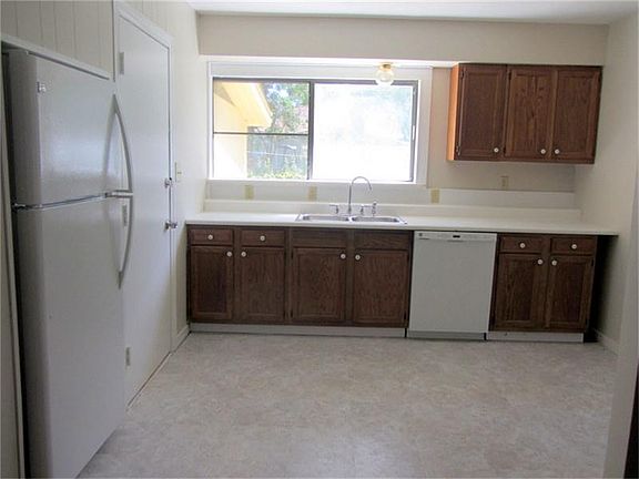 Cute Kitchen with Dishwasher