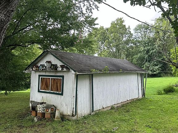 4th image of 2041 Bainum Rd