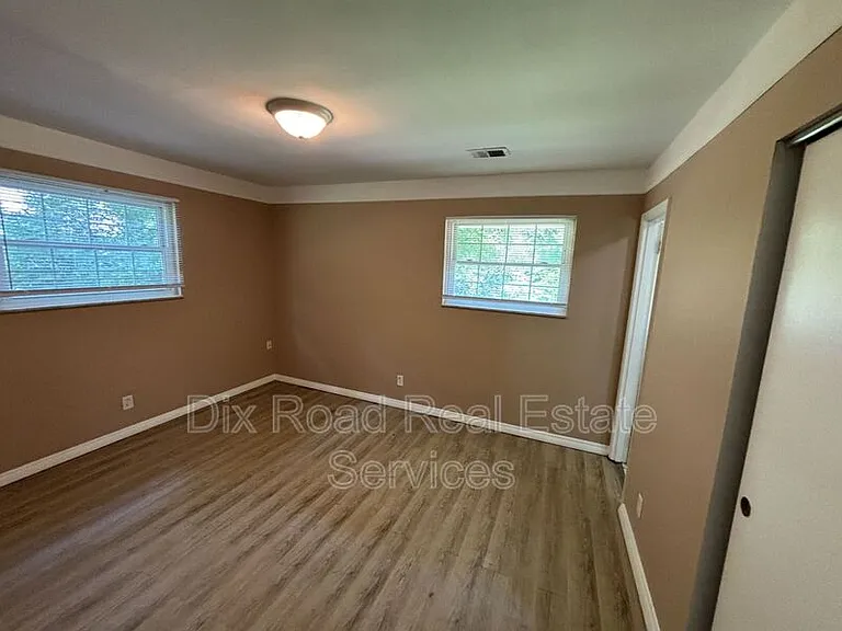440 McCreary Ct — Photo 17