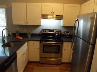 5 Schooner Ln APT 1D, Milford, CT 06460