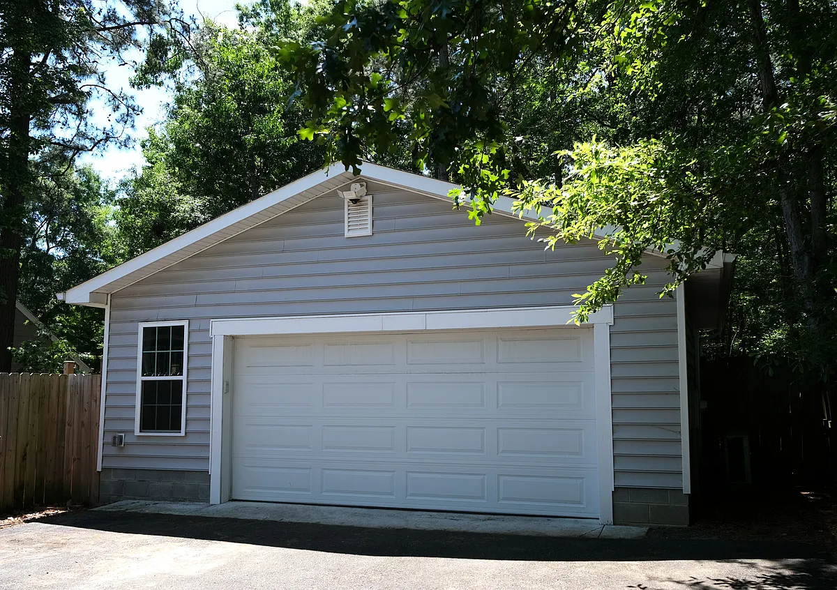 Building Photo - 9613 Mesquite Rd