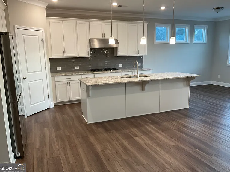 240 Hollis St — Photo 18