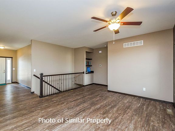 5th image of 522 Majestic Oak Ct