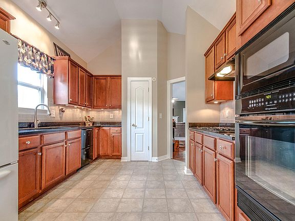 5th image of 6536 Westfall Dr