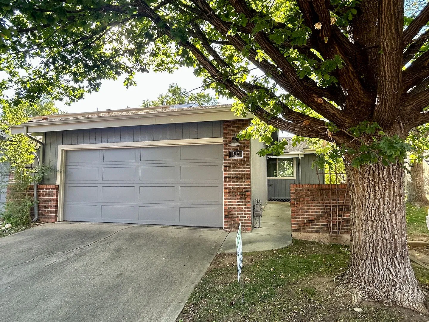 Rare 2,500 sq ft End-Unit Townhome in Central Boulder with a Spacious & Flexible Layout — Photo 1