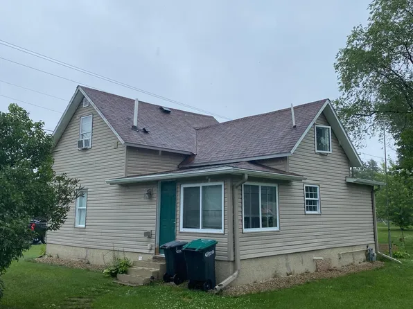 301 6th St SW, Little Falls, MN 56345