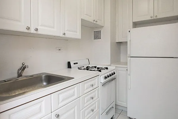 Rented by GoodRock Realty | media 9