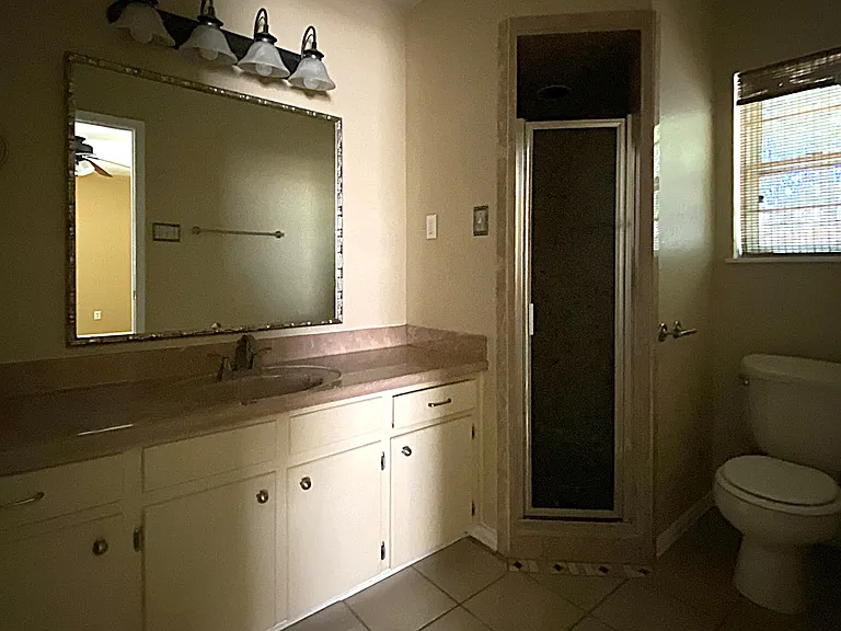1613 Miranda Ave — Photo 16