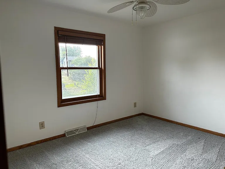 655 Grand Ct — Photo 6