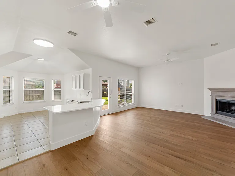 3004 Sweetleaf Dr — Photo 25