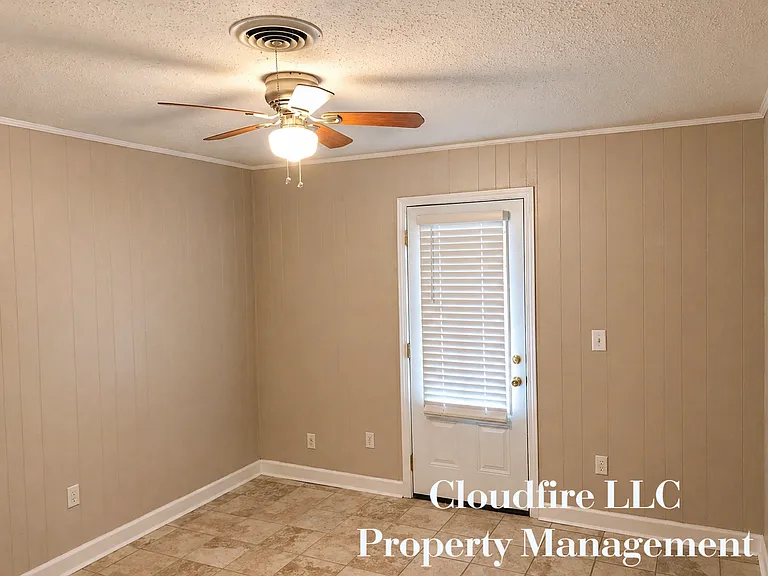 232 James Cir — Photo 5