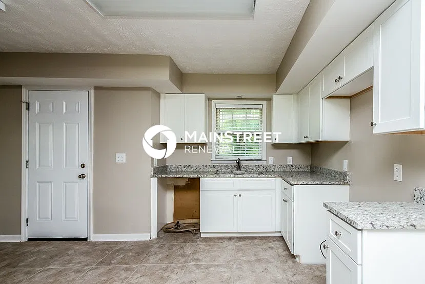 3837 Eagle Woods Cir — Photo 4