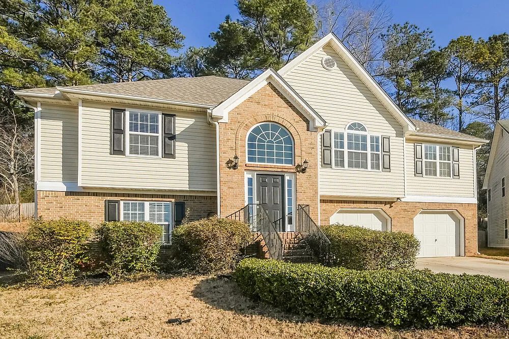 4 bed, 3.0 bath, 2800 sqft, $2,765 — Photo 4