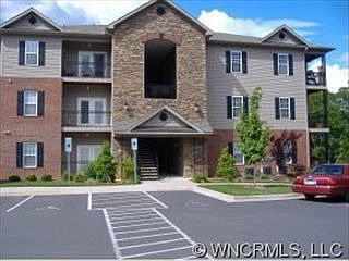 2nd image of 526 Appeldoorn Cir