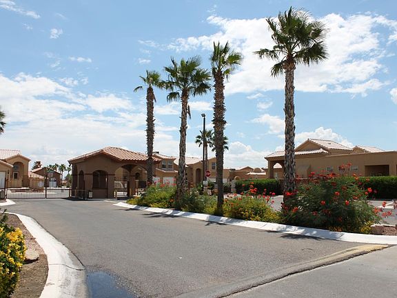 2nd image of 3753 Coco Palm Dr