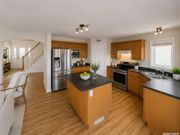 330 Blackstock COVE, Saskatoon, SK S7T 0H3