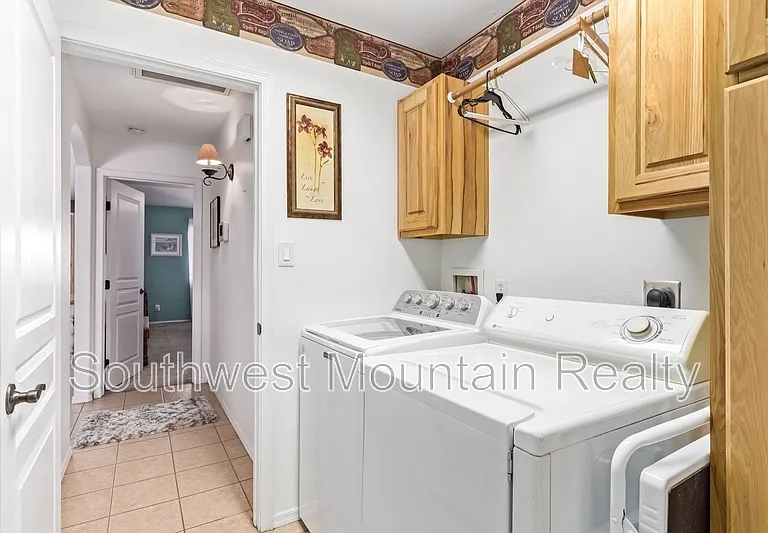 1202 W Prior Ave — Photo 32