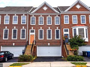 26100 Nimbleton Sq, Chantilly, VA 20152