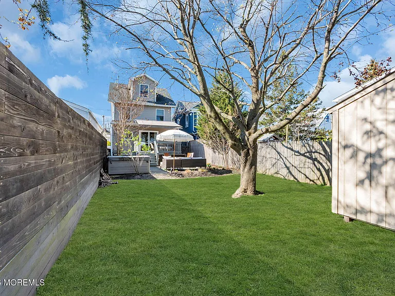 510 Lareine Ave — Photo 44