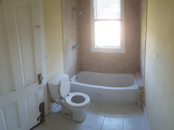 5th image of 410 E 4TH Street #410,408,406