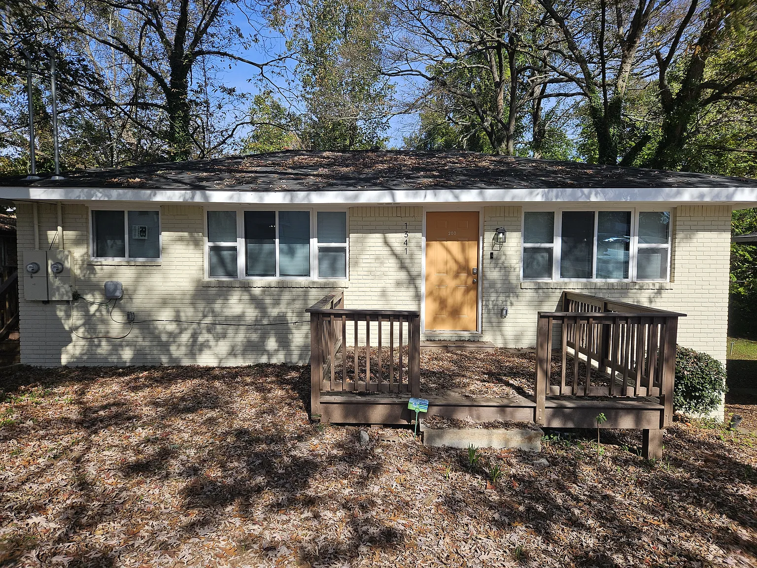 1341 Pine Ave — Photo 1