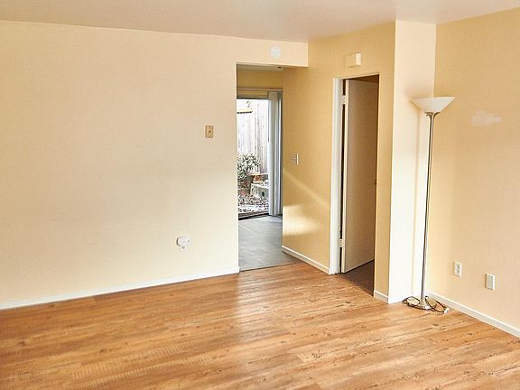 3rd image of 1634 Mill St #1
