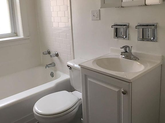 4th image of 918 E Hyde Park Blvd #920-1B
