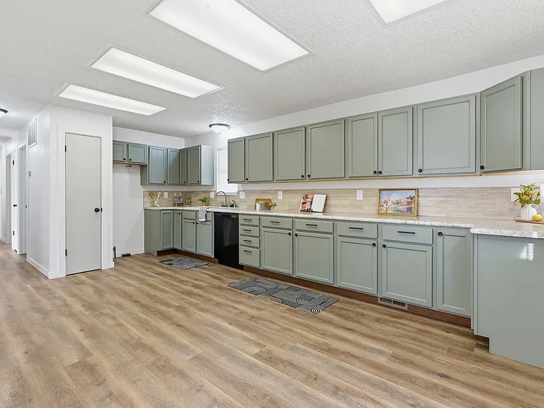 502 N Harper St — Photo 8
