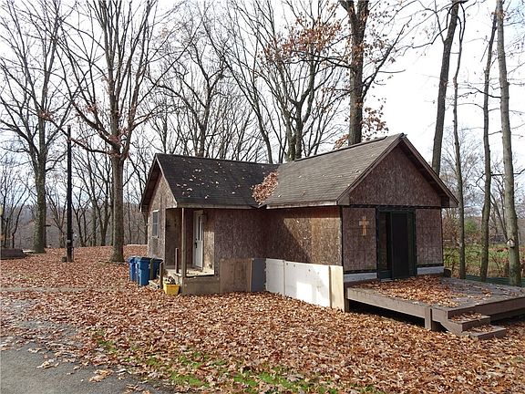 3rd image of 123 Eagle Crest Ln