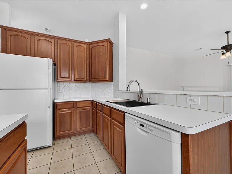 9534 Hanging Moss Trl — Photo 13