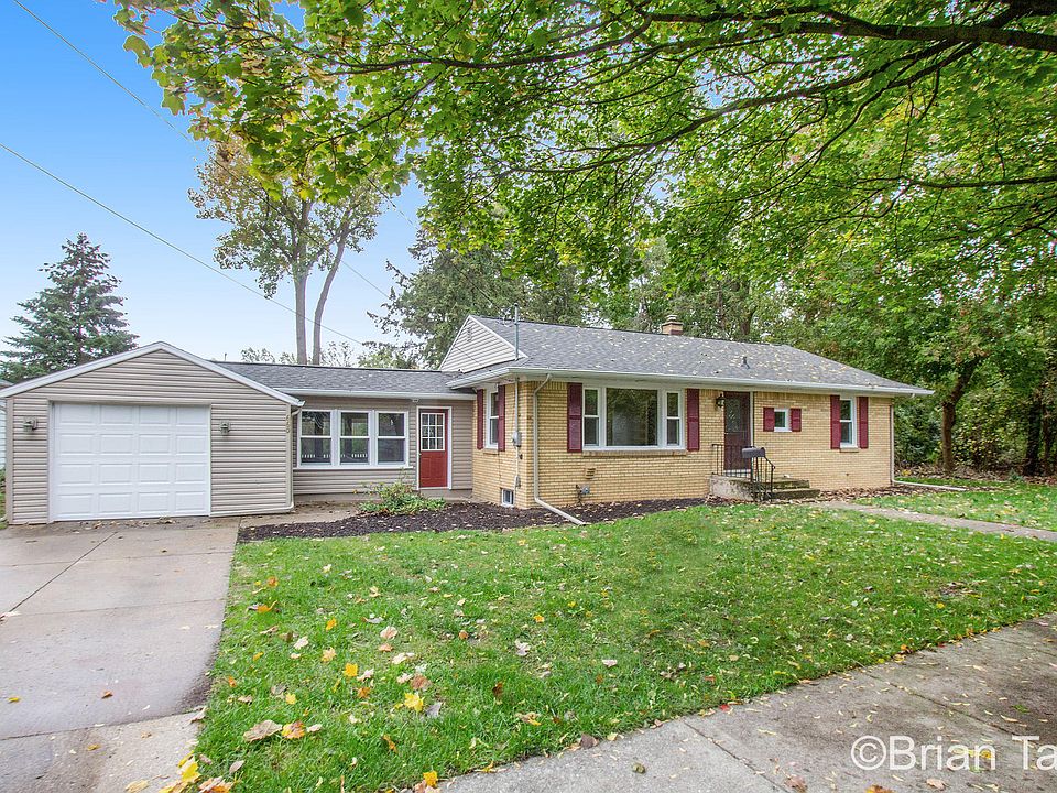 1st image of 660 Everglade Dr SE