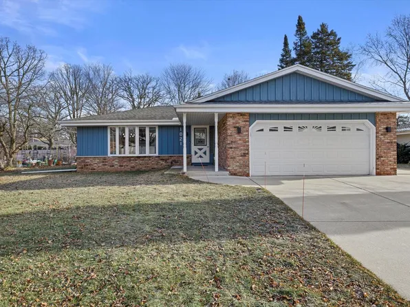 1821 Dixie DRIVE, Waukesha, WI 53189