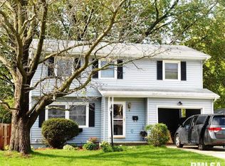 8 W 42nd Street Ct, Davenport, IA 52806