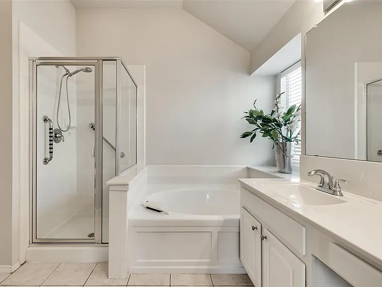2717 Grand Canyon Ct — Photo 3
