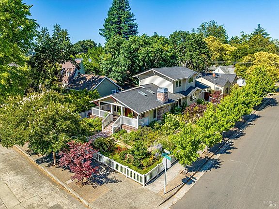 3rd image of 1029 St Helena Avenue
