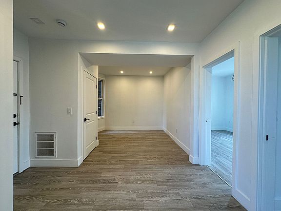 4th image of 88 Wallis Ave #26E