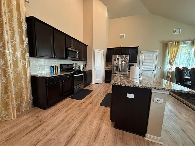 113 Queen Anne Dr — Photo 26