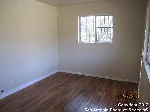 2nd image of 542 Bundy St