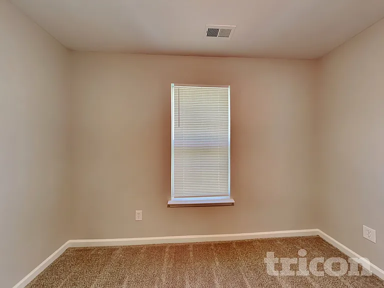 6716 Commack Dr — Photo 12