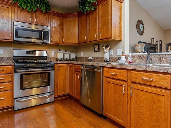 4th image of 4782 Meadow Lark Dr